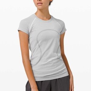 Lululemon | Women's Swiftly Tech Short Sleeve T-Shirt Size 6 White Black Stripe